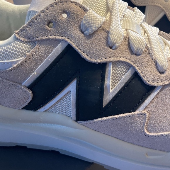 New Balance Cream and Black Sneakers - Picture 6 of 8